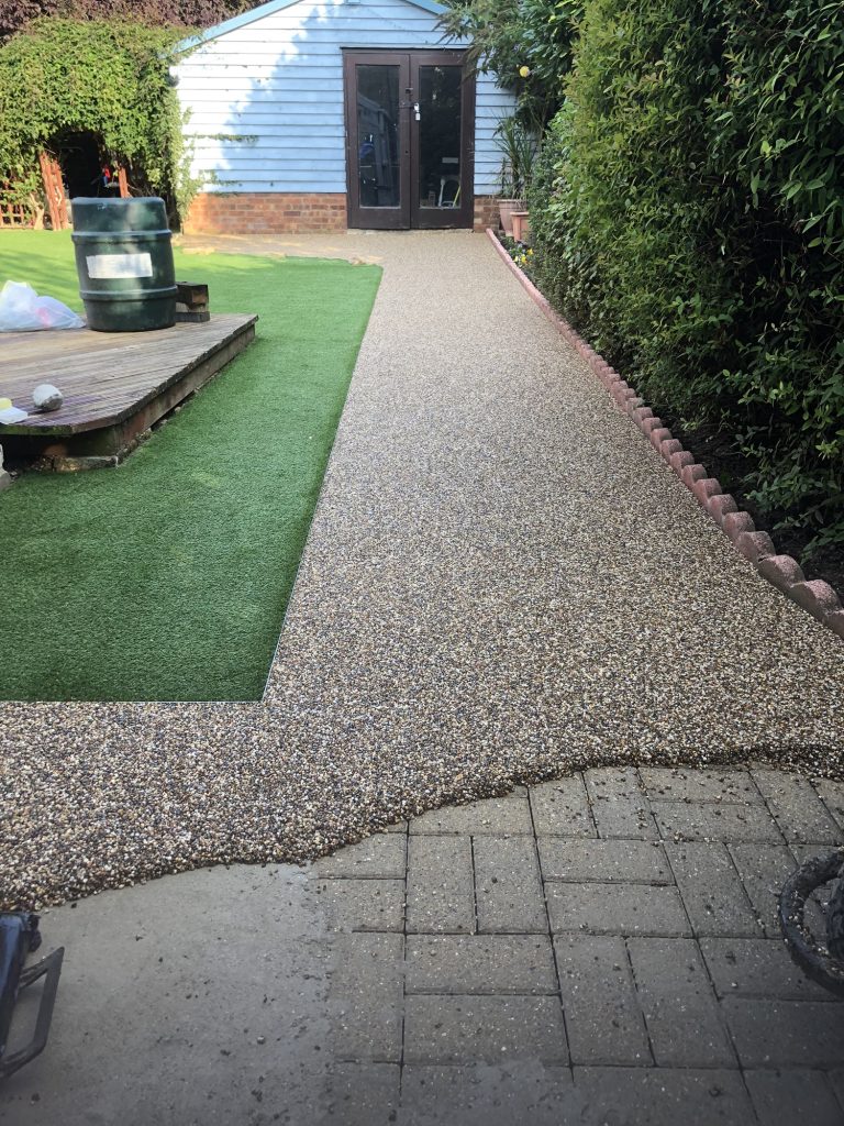 Why Choose Resin Bound Pathways? The Home Improvement Project